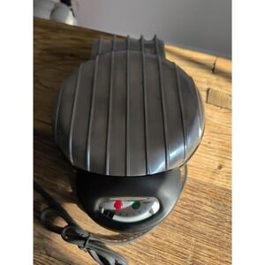 VillaWare Mod 2004 Uno Classic 7'' Round Chrome Thin Waffler Maker Tested Works